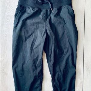 Lululemon crop pants 2